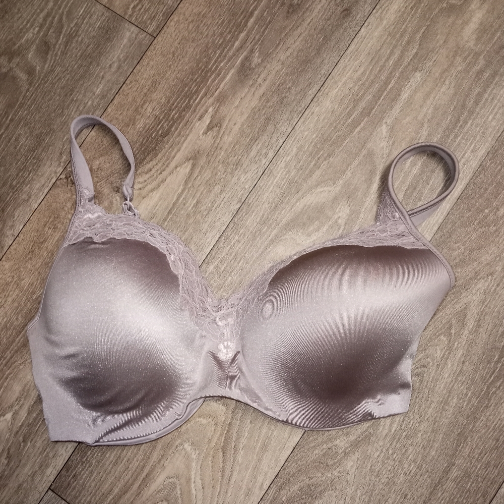 Playtex bra size 36DD with underwire pale purple